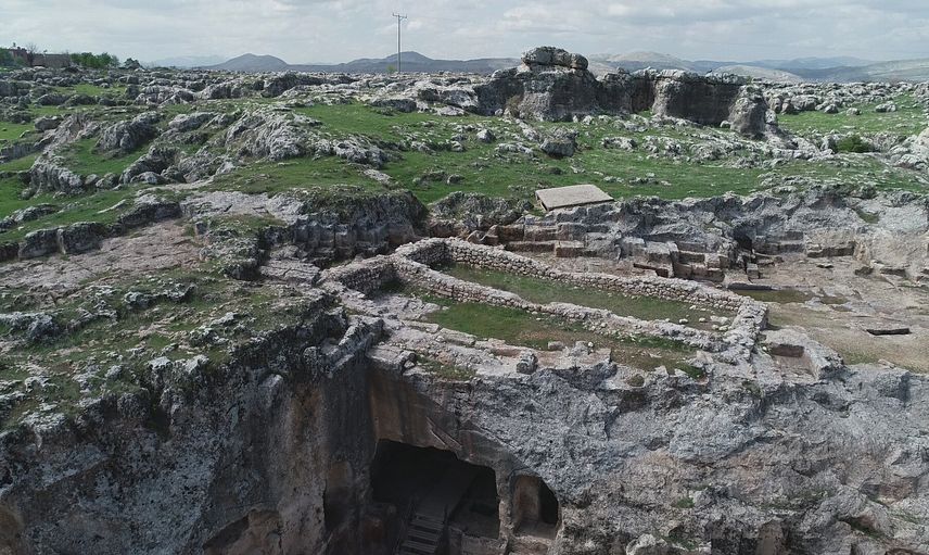 Diyarbakır’da Uygarlık Tarihine Işık Tutan Mağaralarda Kazı Başlıyor