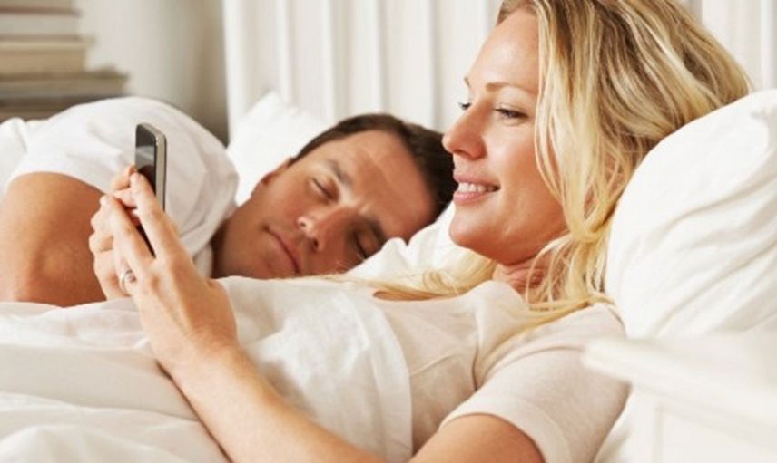 İlişkilere zarar veren telefon alışkanlıkları