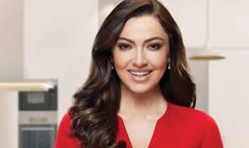 Hadise Eski Sevgilisine Dönüş Yaptı