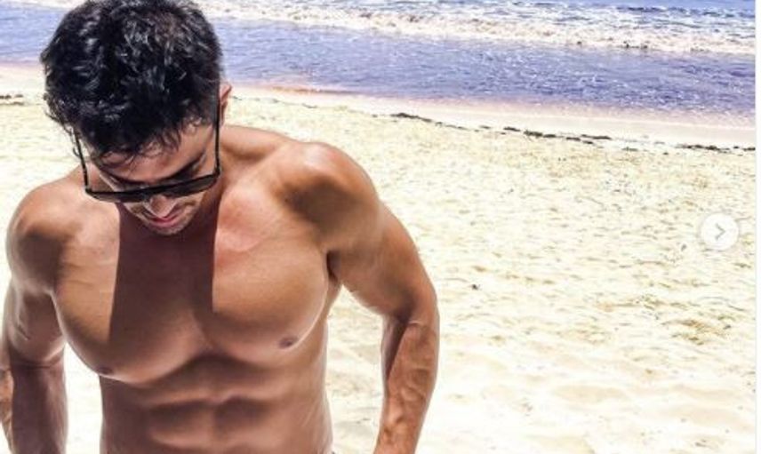 Hadise ile Mehmet Dinçerler'den Tatil Pozları! Kaslarıyla Şov Yaptı
