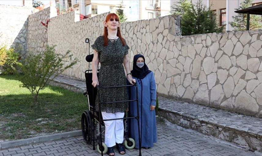 Guinness Rekorlar Kitabı'na giren dünyanın en uzun kadını Rümeysa Gelgi kimdir?