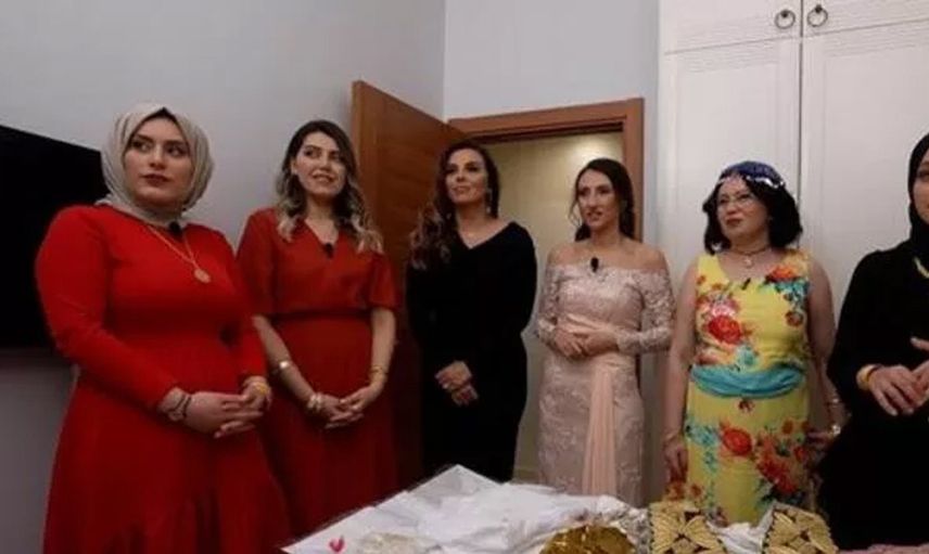 Gelin Evi'nin yeni sunucusu Aslı Hünel bir anda yere yığıldı! Yayına ara verildi