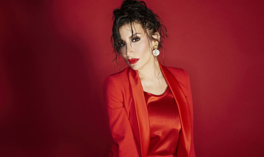 İrem Derici kim?