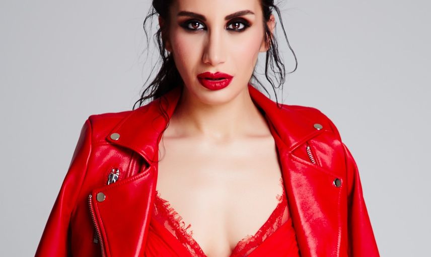 İrem Derici kimdir?