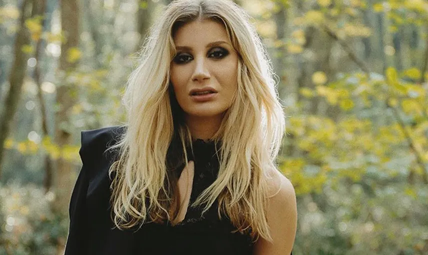 İrem Derici: Yol Yakınken Terk Et Beni