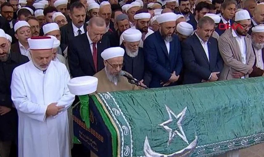 İsmailağa Cemaati lideri Hasan Kılıç'ın tabutunun üzerindeki örtünün anlamı ortaya çıktı!