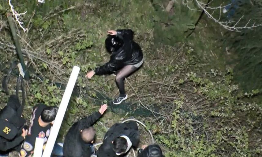 İstanbul'da Akıllara Durgunluk Veren Olay: Tellere Takıldım Kurtarın Beni