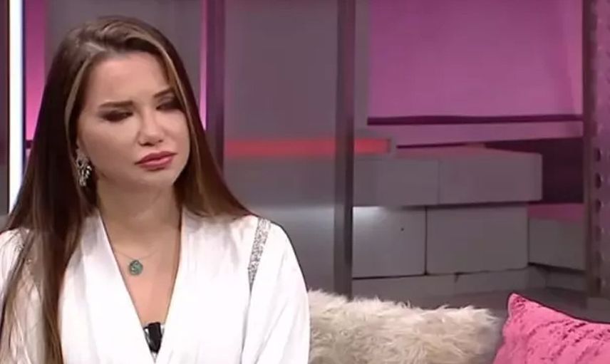 Esra Ezmeci ne diyeceğini bilemedi: Maskenin ardından öyle bir itirafta bulundu ki! ''Eşimin abisiyle...''