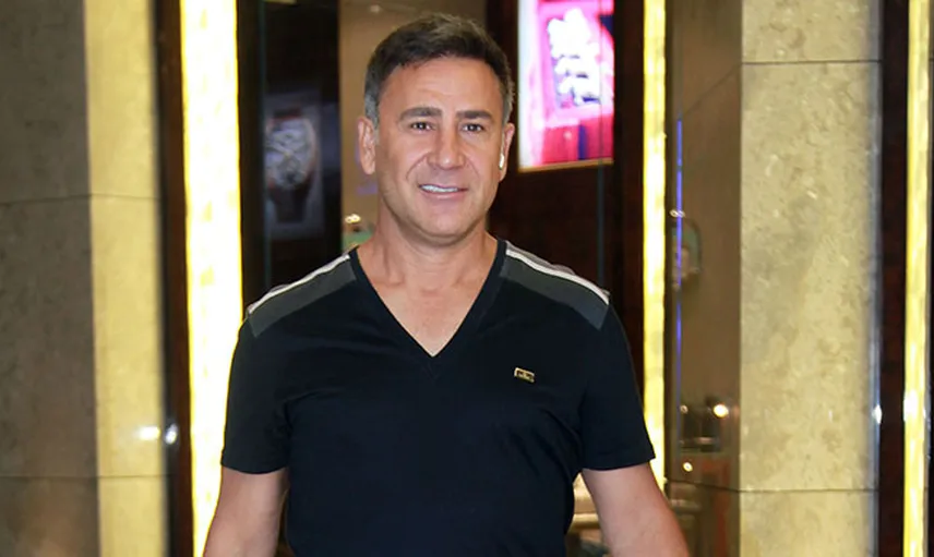 İzzet Yıldızhan: Soner Sarıkabadayı’nın Sesini Beğeniyorum