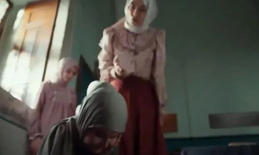 Kızıl Goncalar dizisinin Feyza'sı Zehra Kelleci'nin gerçek halini görenler şok oldu: Tokat sahnesi günlerce konuşulmuştu