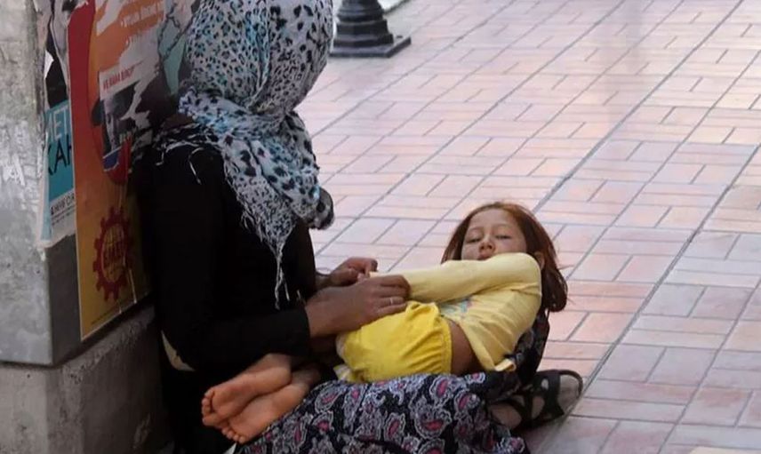 Dilencilerin kucaklarındaki bebeklerin neden hep uyudukları belli oldu! İşte kan donduran o gerçek