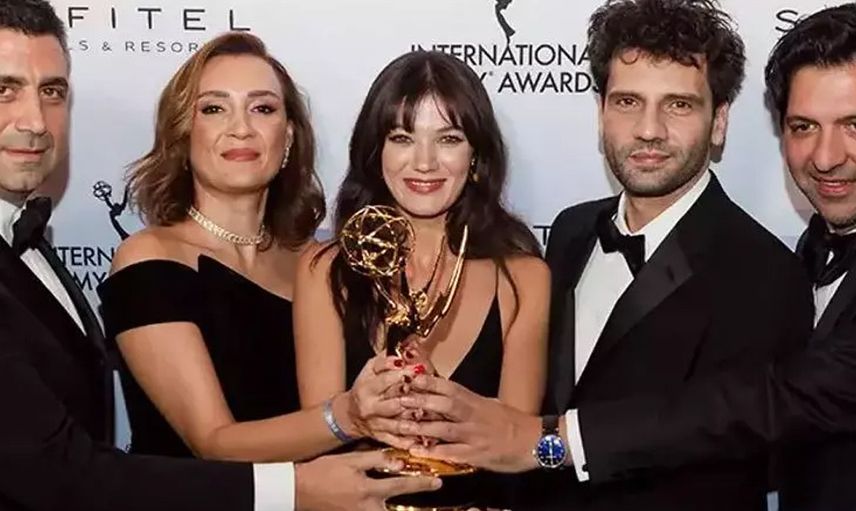Yargı dizisine uluslararası Emmy ödülü! Pınar Deniz tarzıyla büyüledi
