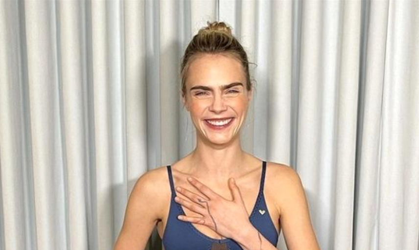 Victoria's Secret Mankeni Cara Delevingne Cinsel Organını Satışa Çıkardı