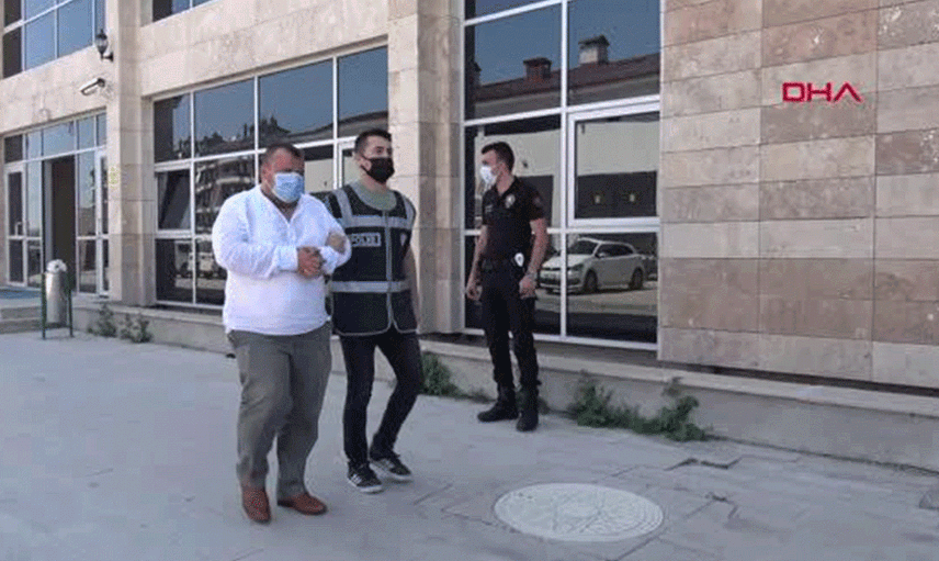 Kütahya'da Cinayet: Taksiciler Cansız Bedeni Kaldırıma Bıraktı