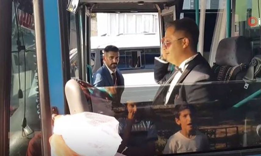 Karabük'te Halk Otobüsünde Tanışan Çift Otobüsü Gelin Arabası Yaptı