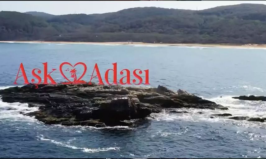 Müstehcen yarışma artık Türkiye'de! Fragmanı büyük tepki çekti: Saba Tümer Aşk Adası ile geri dönüyor!
