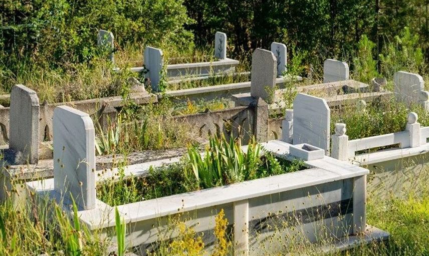 Pakistan'da iğrenç olay! Kadın mezarlarına kilit vurdular sebebi ise akıllara durgunluk verdi