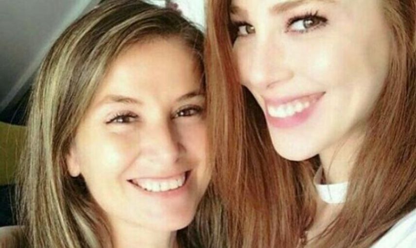 Elçin Sangu ve Annesi