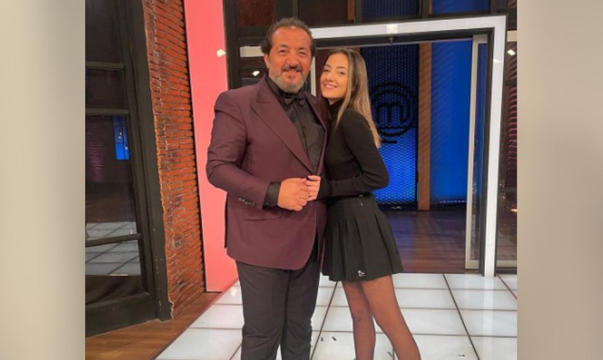 Masterchef Mehmet Şef'in kızı Sude Yalçınkaya babasının yasakladığı kıyafeti giydi poz verdi bakan bir daha baktı