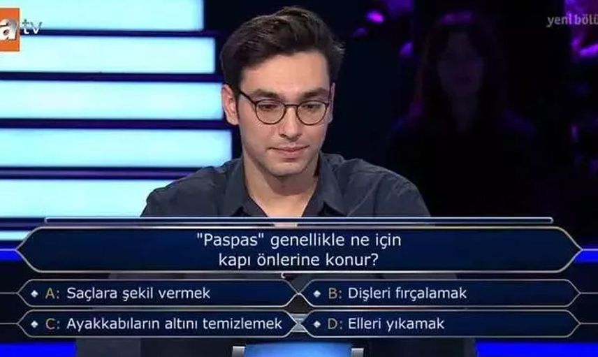 Kim Milyoner Olmak İster'e ''Osmanlı'' sorusu damga vurdu: Genç yarışmacı öyle bir şey yaptı ki...