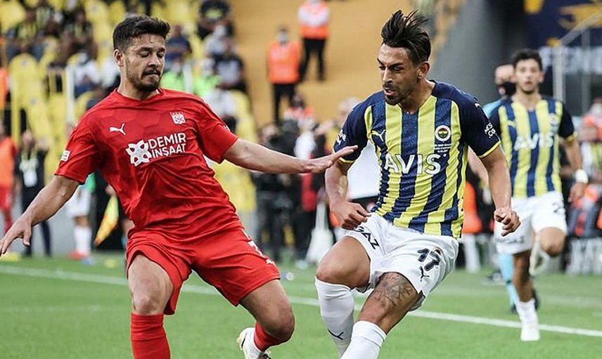 Fenerbahçe'de İrfan Can Kahvecinin Sakatlığı Nedeniyle 1 Ay Sahalardan Uzak Kalacağı Öğrenildi!