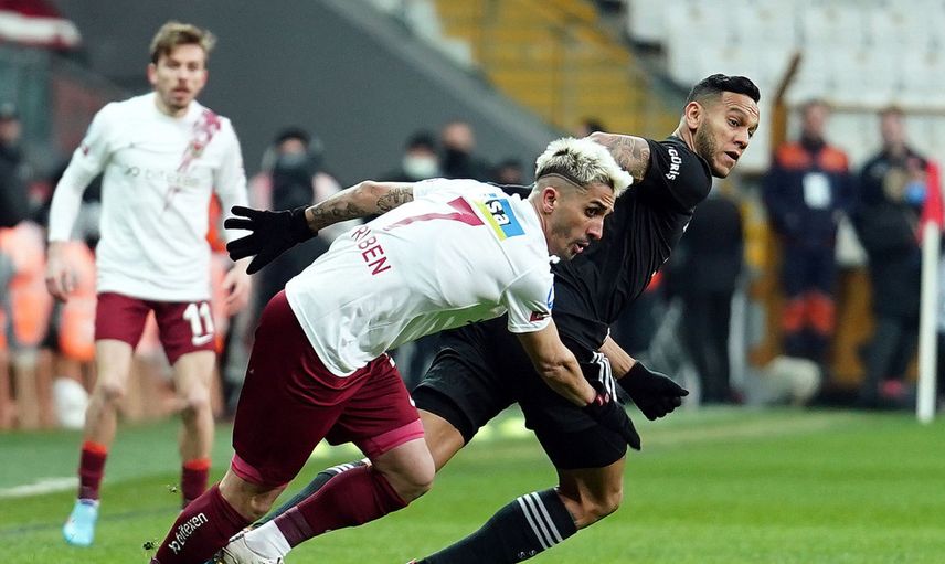 Güntekin Onay, Beşiktaş'ın iyi bir kadrosu varken şirin gözükmeye çalışıp oyunu okuyamayan Önder Karaveli'nin elinde olduğunu söyledi