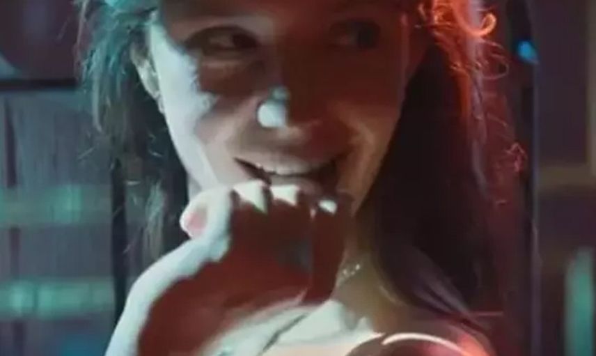 İstanbul İçin Son Çağrı filmiyle dikkatleri üzerine çekmişti: Ödül törenindeki sahne tarzı olay oldu!