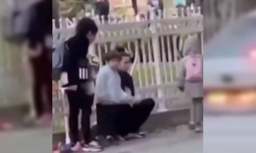 İkinci bebeğine hamile olan Fahriye Evcen’den korkutan görüntü: Parkta fenalaştı, ayakta durmakta zorlandı