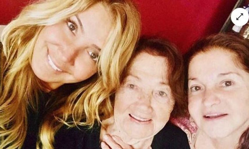 Yonca Evcimik'in Acı Günü! Annesini Kaybetti