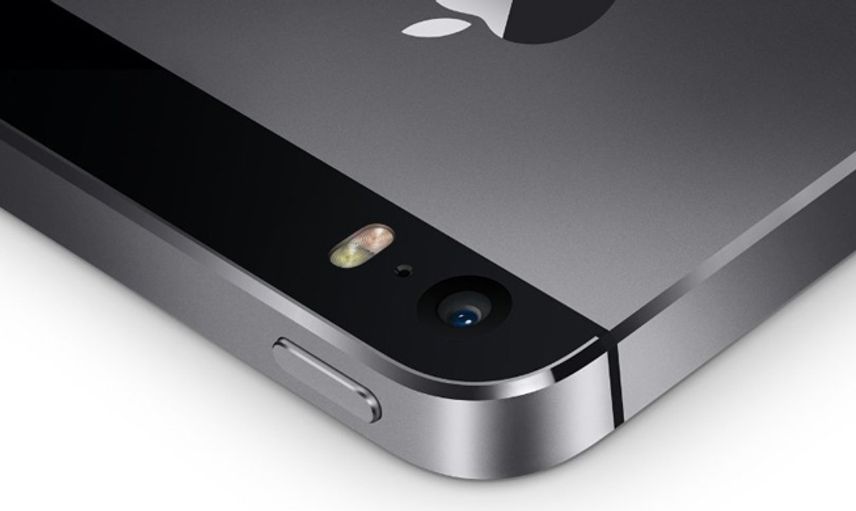 Cep Telefonlarının Arkasındaki Siyah Noktaya Dikkat