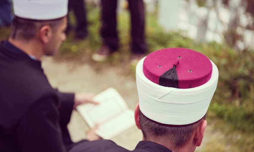 Kadınlara cinsel istismarda bulunan hocadan akıl almaz savunma!