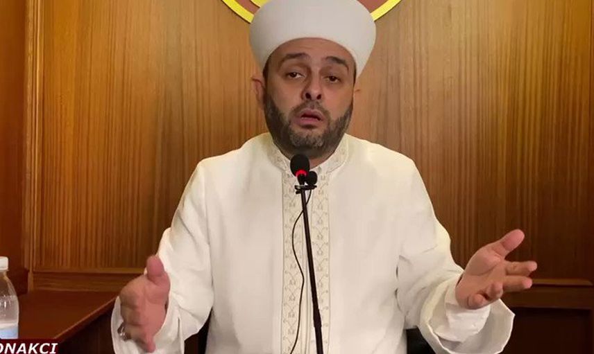 Kadınların giyinişleriyle ilgili yaptığı açıklamalarla gündeme gelen İmam Halil Konakcı bu kez dövmecileri hedef aldı!