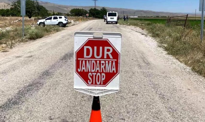Karısı taciz eden adamı döverek öldürdü cansı bedenini köyün girişine astı! Olayın yaşandığı şehir ise...