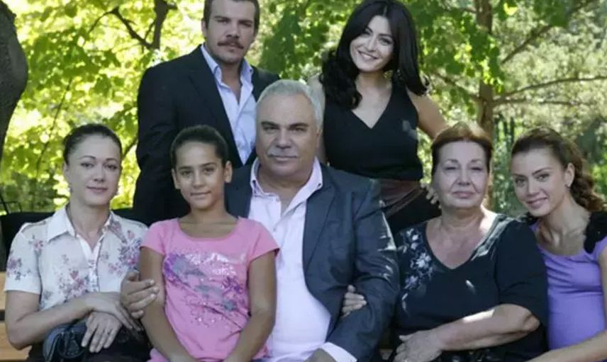 Sette tuvalet krizi: Yaprak Dökümü'nün Hayriye'si Güven Hokna'dan yıllar sonra itiraf geldi!