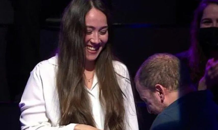 Kim Milyoner Olmak İster'de Romantik Anlar Yaşandı