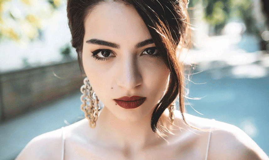 Kırmızı Oda'ya Dahil Olan Melisa Aslı Pamuk Kimdir?