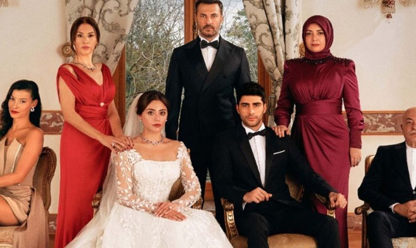Kızılcık Şerbeti'nin güzel oyuncusu sevgilisiyle yakalandı o anlar olay oldu