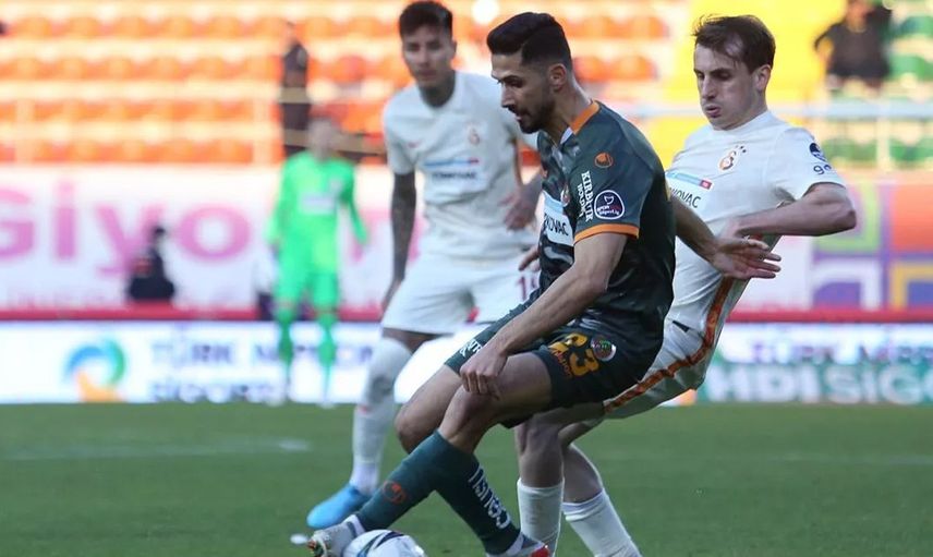 Galatasaray Teknik Direktörü Domenec Torrent Emre Akbaba'nın Transferi Hakkında Kritik Karar Aldı!