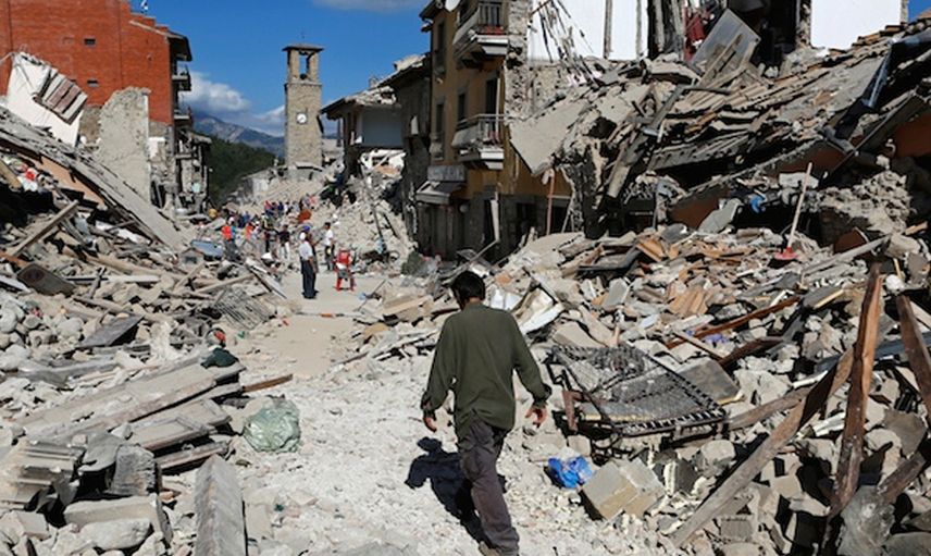 Korkutan deprem! 5.7 şiddetinde sallandılar insanlar sokağa çıktı