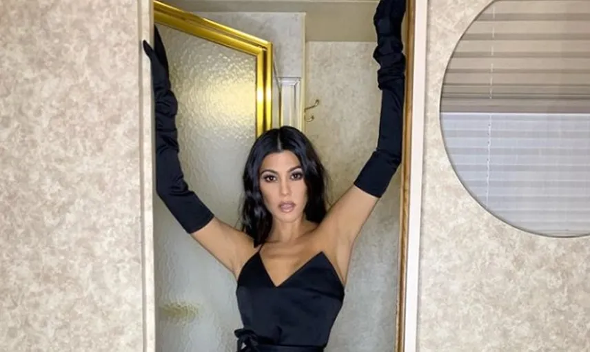 Kourtney Kardashian Küvet Pozu