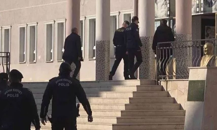 Samsun'da Öğrencilerin Tayt Giymesini İsteyen Öğretmen Tutuklandı
