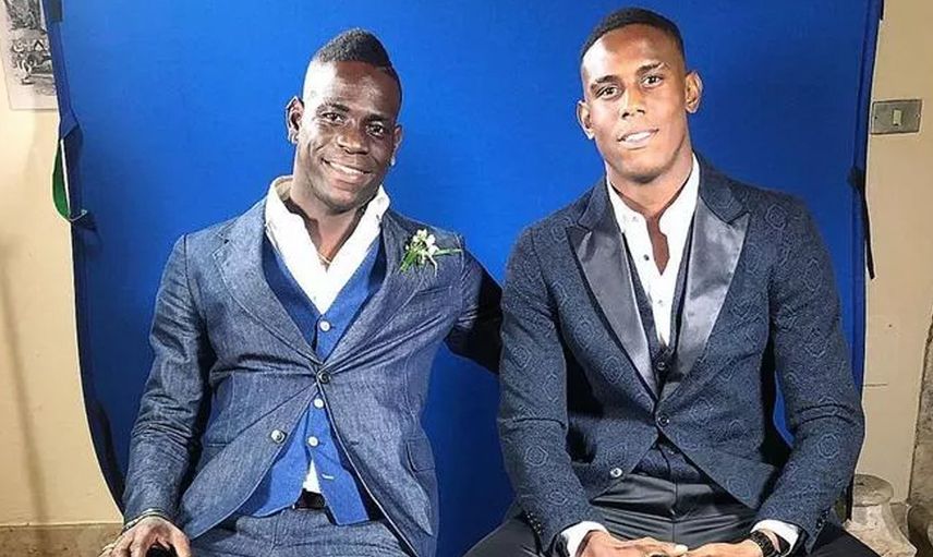Adana Demirsporlu Mario Balotelli, Menemenspor'da Forma Giyen Kardeşiyle İddiaya Girdi!