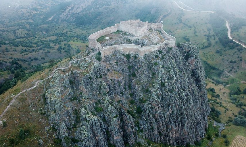 Kuvel Kalesini Kim Fethetti, Kuvel Kalesi Nerede?