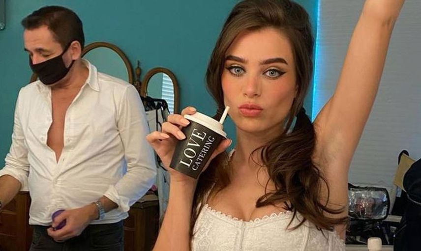 Yetişkin Film yıldızı Lana Rhoades’ten yüz kızartıcı itiraf! Ünlü oyuncuyla yaşadığı yatak hayatını tek tek ifşa etti