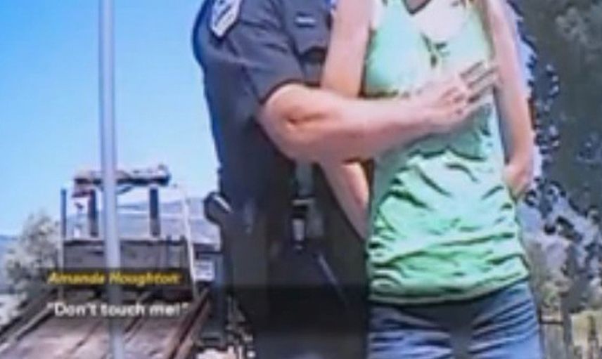 Polis memuru görevi başında cinsel ilişkiye girdi: O görüntüler sosyal medyayı ayağa kaldırdı