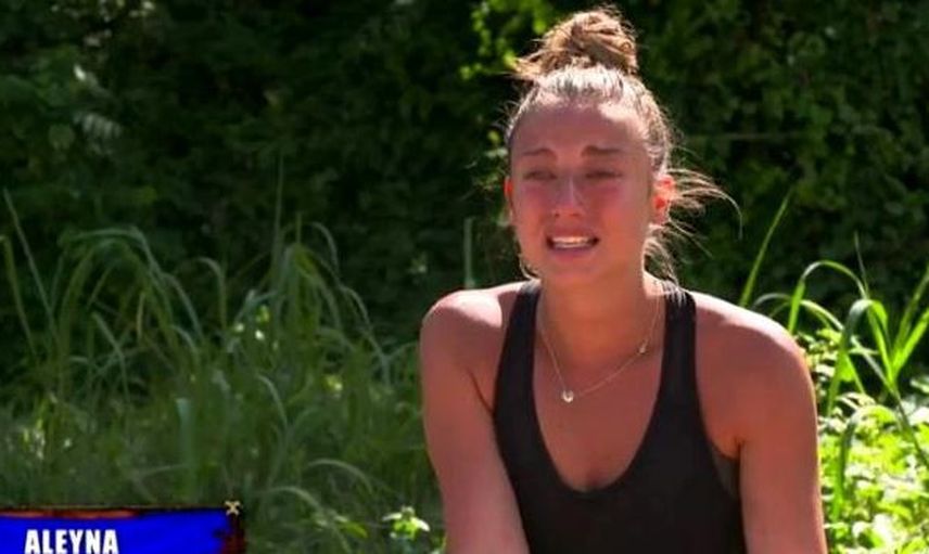 Survivor Aleyna Kalaycıoğlu Havuz Paylaşımıyla Parmak Isırttı!