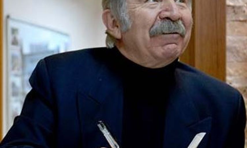Ali Kırca Kimdir?