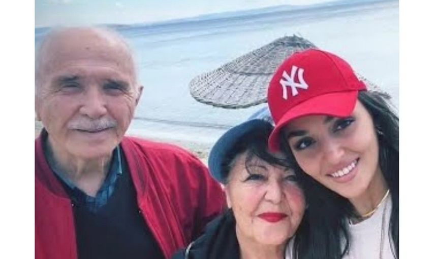 Hande Erçel'i acı günü! Bir süredir tedavi gören dedesi hayatını kaybetti