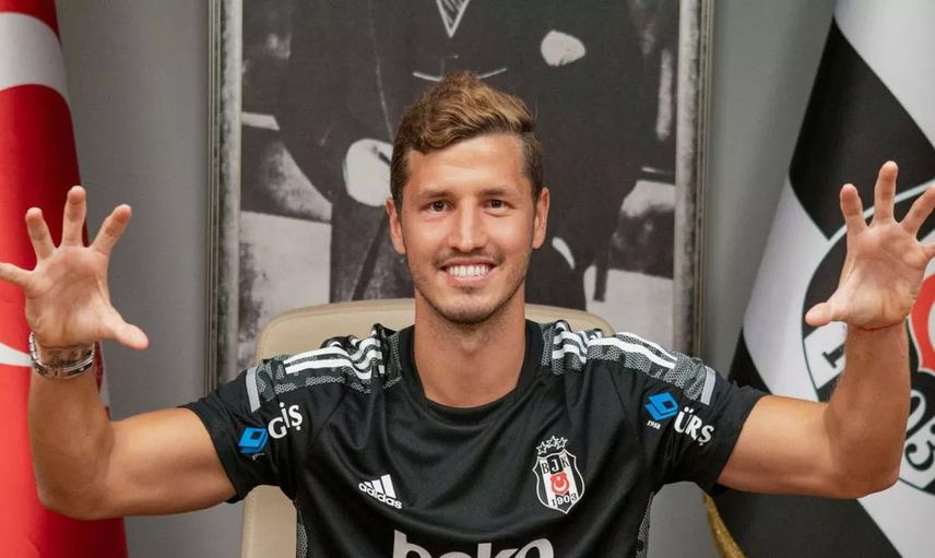 Beşiktaşlı Salih Uçan Kiralık Olarak Başakşehir'e Transfer Oldu