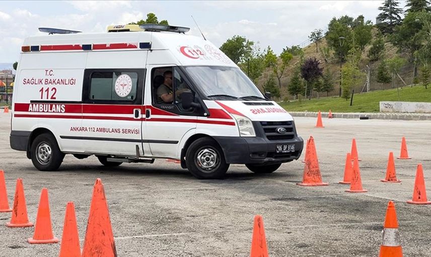 Antalya'da sevgilisinin boğazını kesitken sonra başında bekledi sokağın ortasındaki olay kamera kayıtlarına yansıdı!